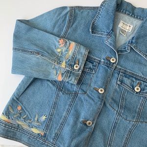 • vintage floral embroidery cropped denim jacket •